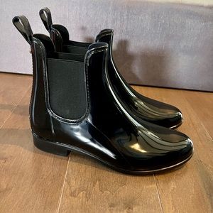Marc Fisher Rainy 2 Chelsea waterproof  Rain Boot. Never Worn